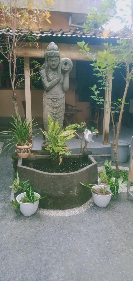 Liang House And Hostel Ubud  Exterior photo
