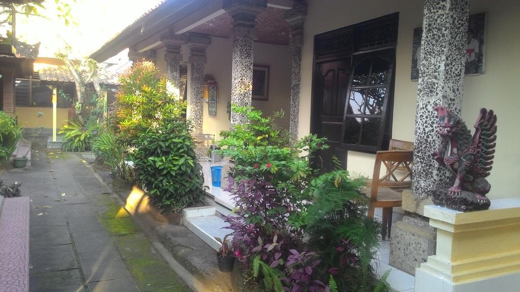 Liang House And Hostel Ubud  Exterior photo