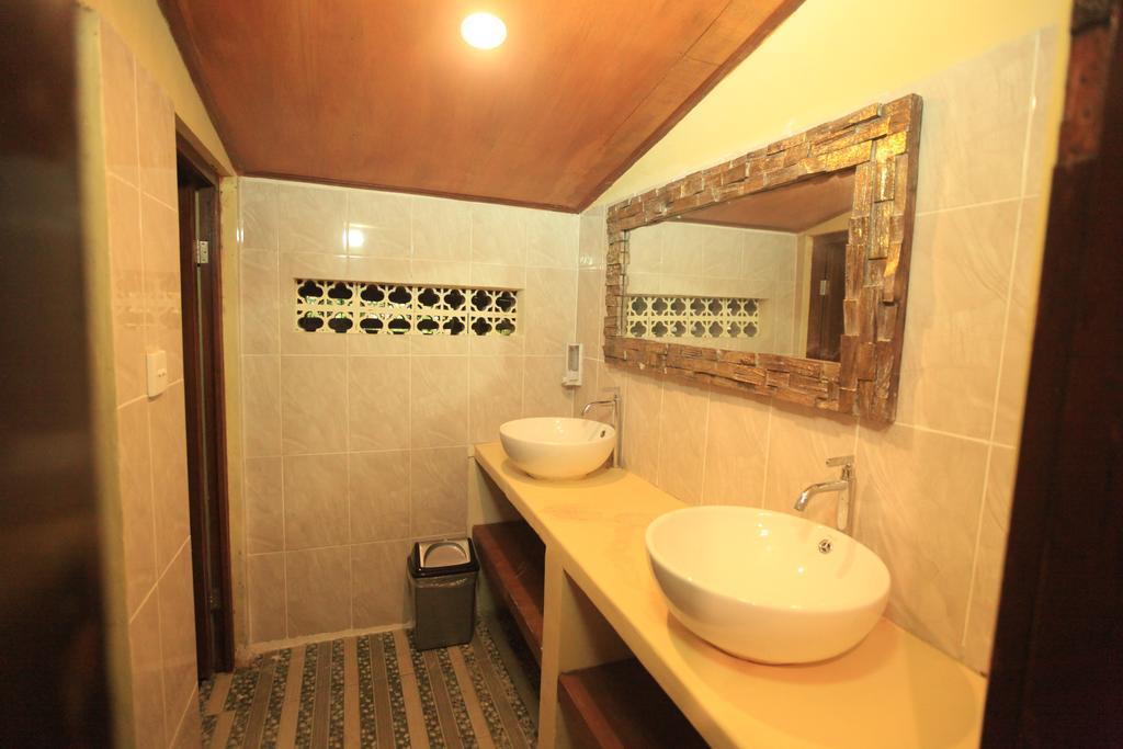Liang House And Hostel Ubud  Exterior photo