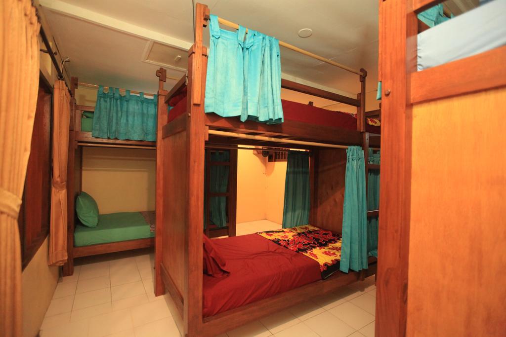 Liang House And Hostel Ubud  Exterior photo