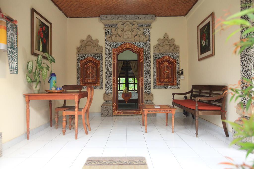 Liang House And Hostel Ubud  Exterior photo