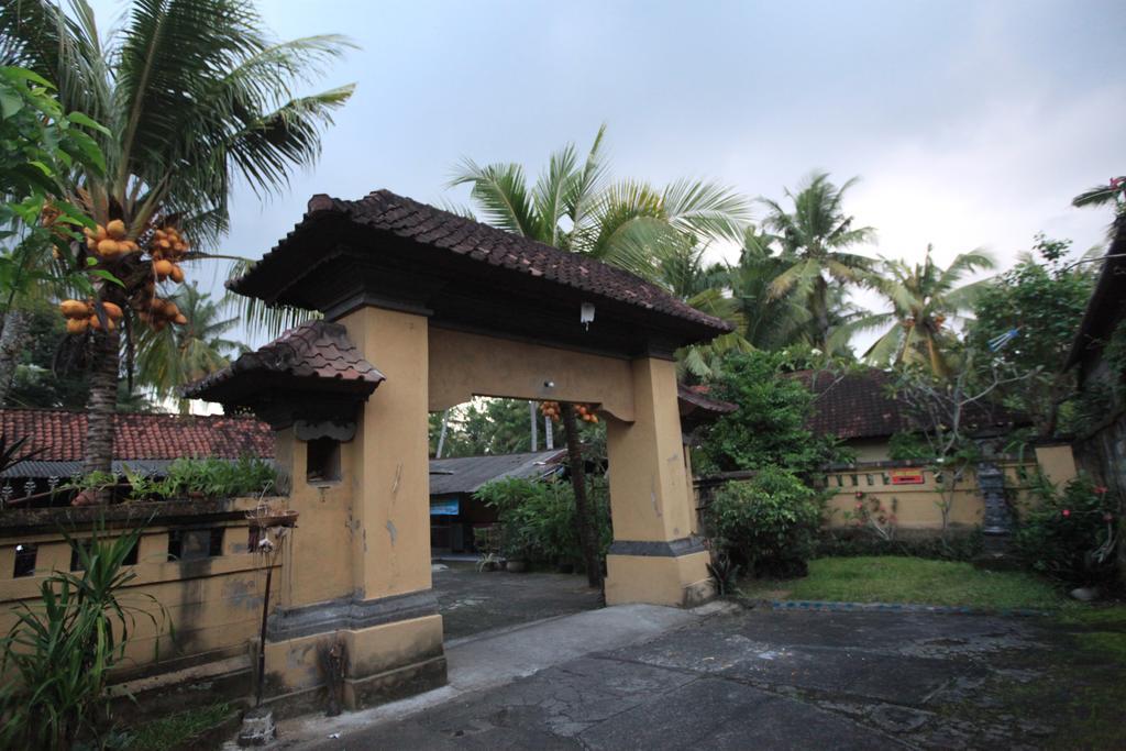 Liang House And Hostel Ubud  Exterior photo